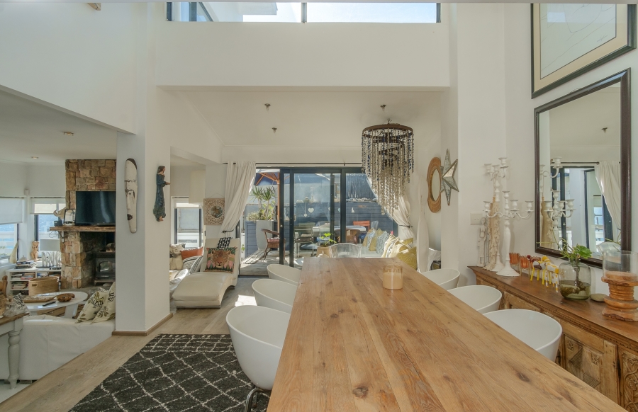 4 Bedroom Property for Sale in Misty Cliffs Western Cape